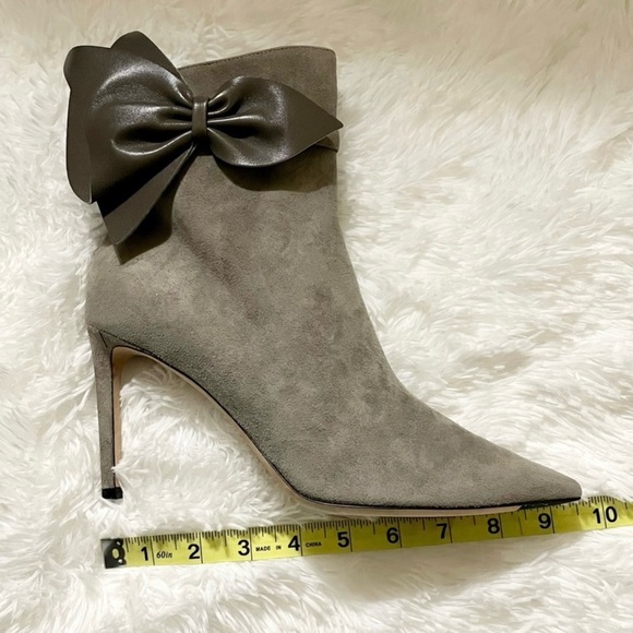 Auth Jimmy Choo Kassidy Suede Booties Bow Pointed Toe Ankle Boots Stilettos 39.5 - Picture 13 of 16